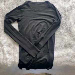 LuluLemon Long sleeve workout top